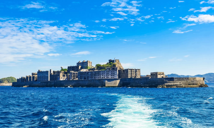 gunkanjima island