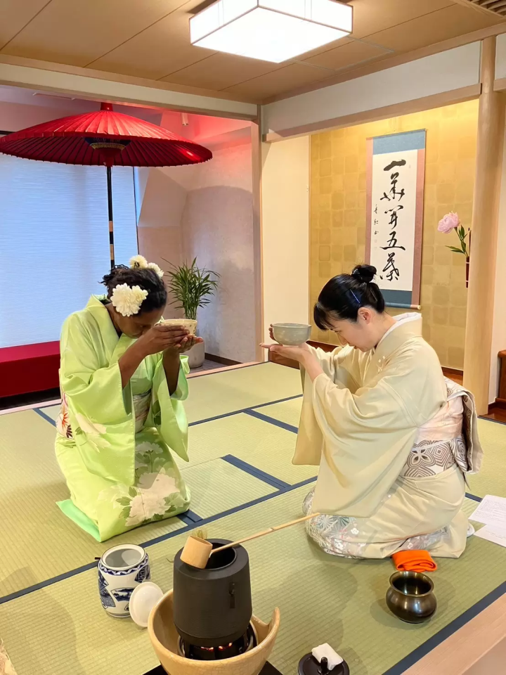 下雨天或炎熱天推薦的活動是茶道體驗！ ！