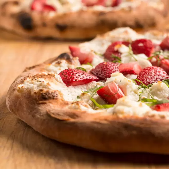 在淡路島品嚐多種口味的甜披薩