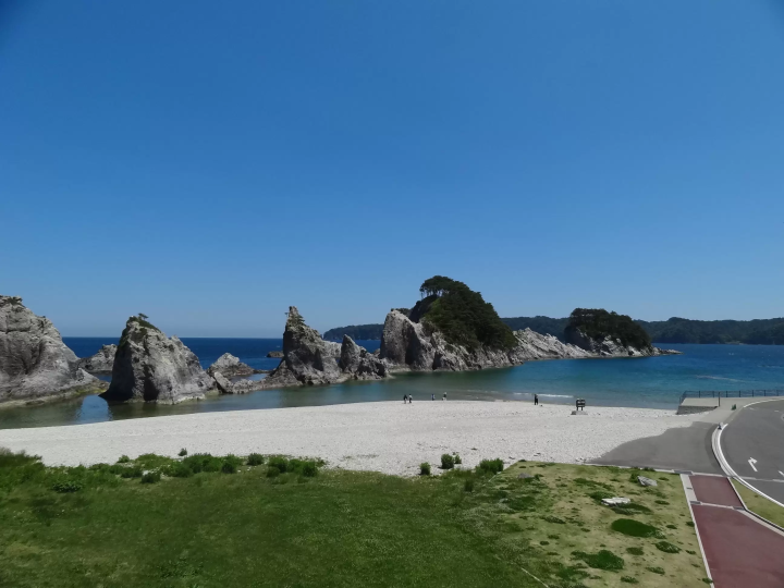 搭乘「宮古海峰子丸」欣賞宮古的壯麗景色～清新綠色的淨土濱遊船體驗～