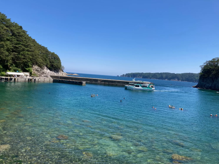 搭乘「宮古海峰子丸」欣賞宮古的壯麗景色～清新綠色的淨土濱遊船體驗～