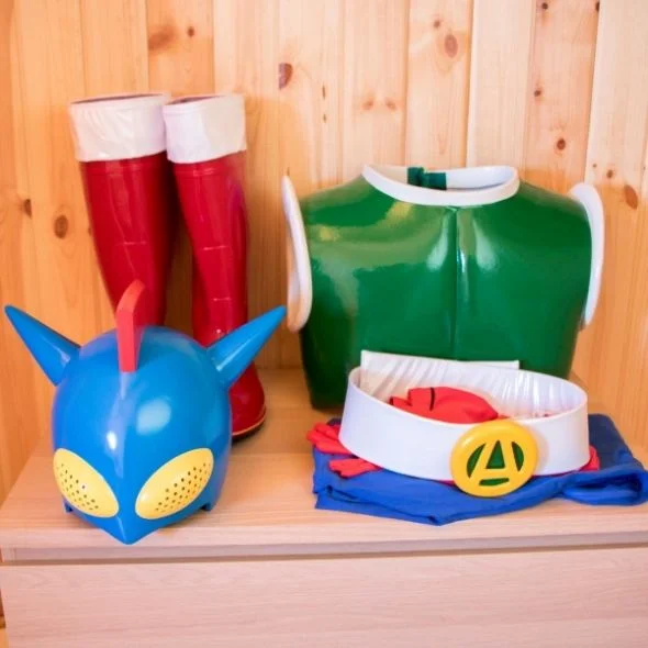 以淡路岛独特蜡像为主题的豪华露天小屋