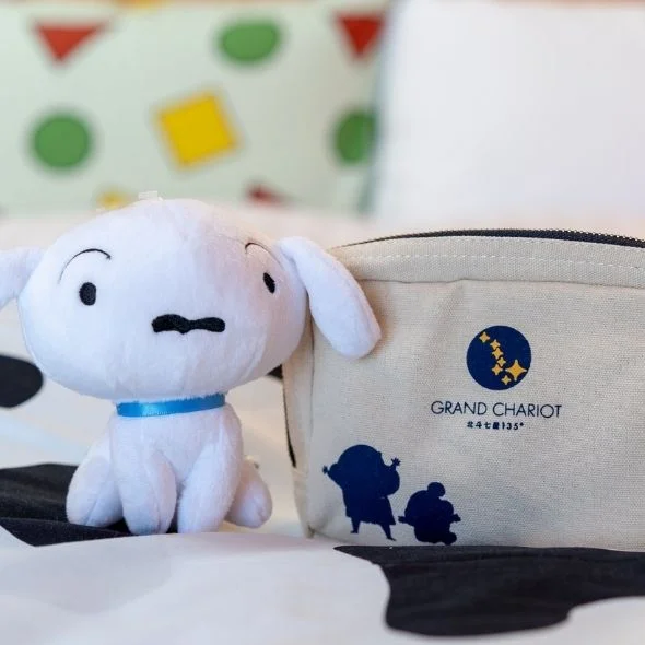 以淡路岛独特蜡像为主题的豪华露天小屋