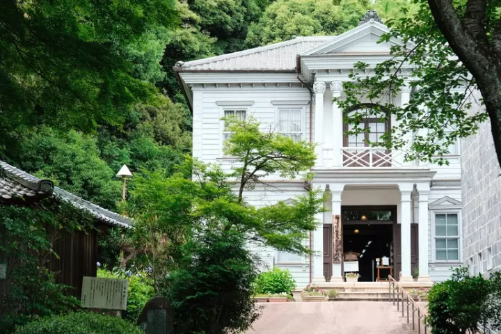 The Kanzaki County Historical and Folklore Museum offers free admission