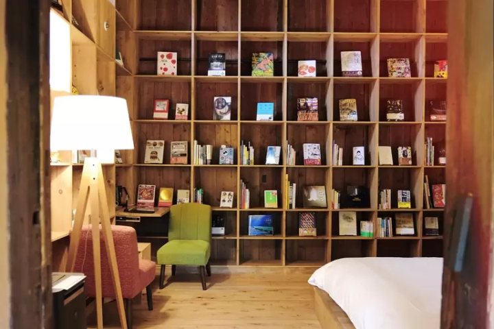 One of the rooms at the NIPPONIA Harima Fukusaki Library Maison