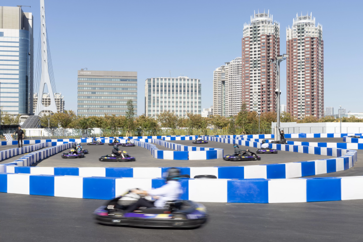No driver's license required! Enjoy an empty-handed, authentic motorsports experience at Odaiba, Tokyo!