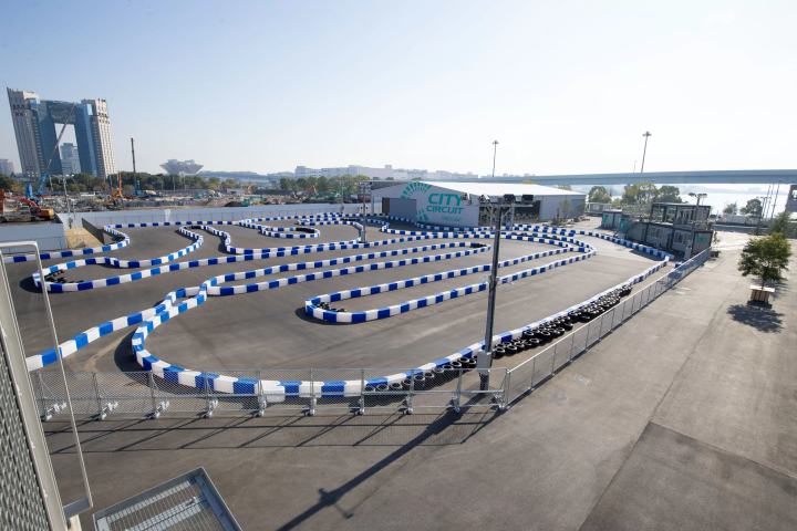 No driver's license required! Enjoy an empty-handed, authentic motorsports experience at Odaiba, Tokyo!