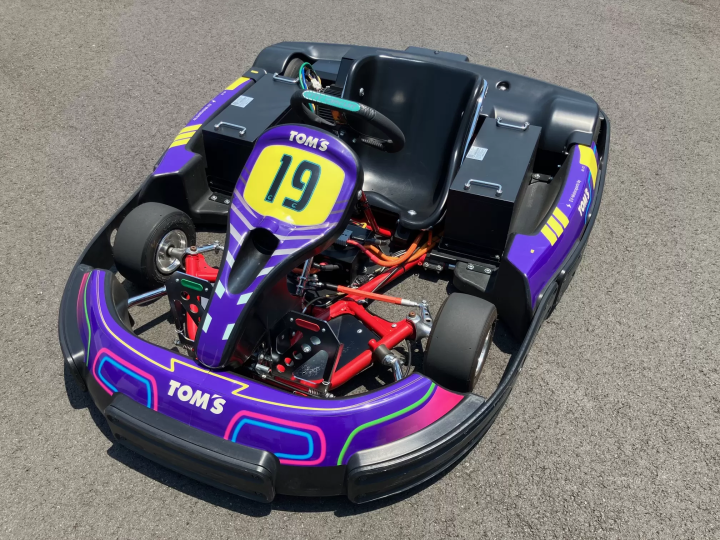 No driver's license required! Enjoy an empty-handed, authentic motorsports experience at Odaiba, Tokyo!