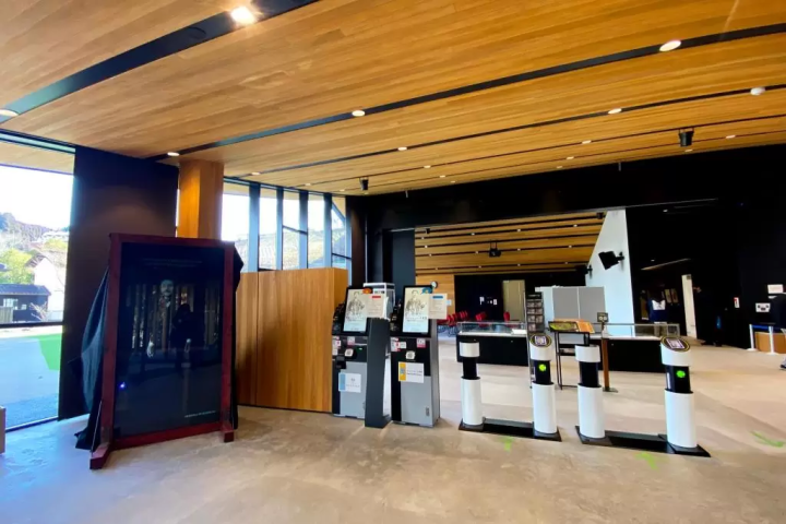 新版1000日元纸币“北里柴三郎”的正面和在他的出生地建造的纪念馆