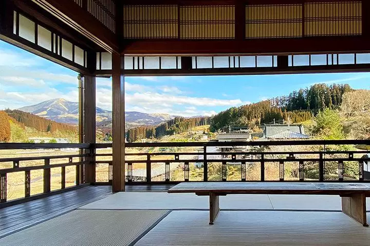 新版1000日元纸币“北里柴三郎”的正面和在他的出生地建造的纪念馆