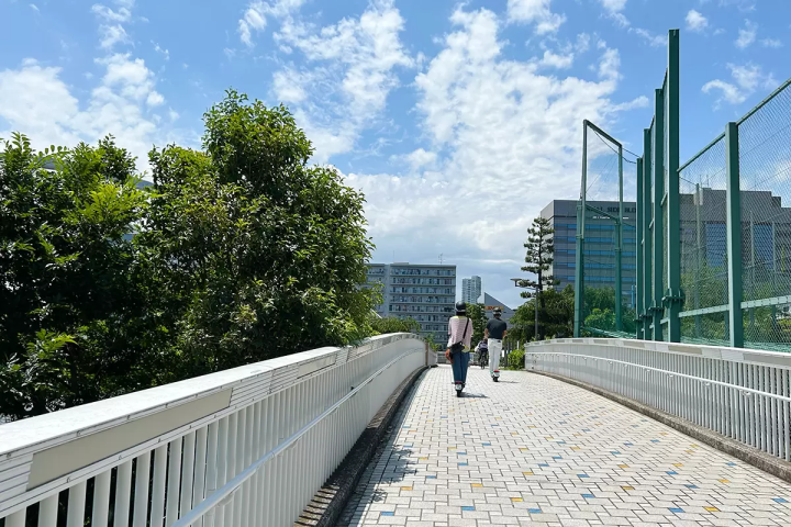 ``Tennozu Art Tour'' ทัวร์ชมเกาะแห่งศิลปะของโตเกียวโดยใช้การเคลื่อนไหวใหม่ล่าสุด