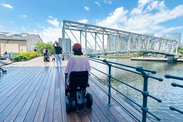 ``Tennozu Art Tour'' ทัวร์ชมเกาะแห่งศิลปะของโตเกียวโดยใช้การเคลื่อนไหวใหม่ล่าสุด