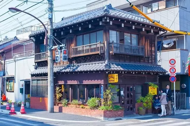Yanaka Ginza: Retro Shopping Streets And A Famous Red Sunset