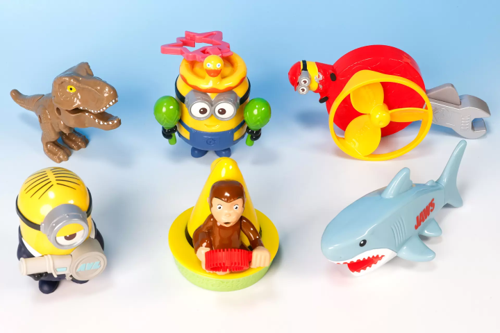 麥當勞聯名大阪環球影城，用小小兵、瑪利歐等12款玩具組成迷你樂園！