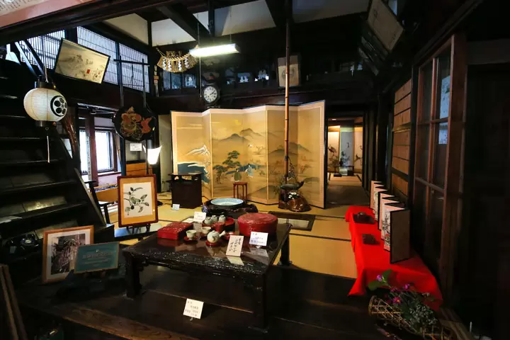 【新幹線＋特急で東京から約3時間】新潟県村上市で町屋を巡り、伝統の屏風を愛でる秋