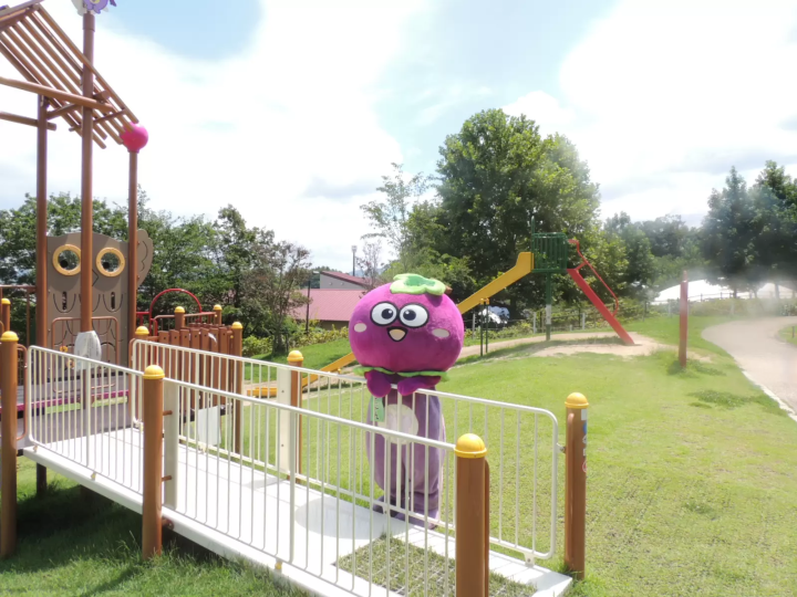 「Asuka de Kurude」是白鳥之裡的路邊車站，羽曳野市的吉祥物「Tsubutan」（以當地特產葡萄為靈感）也很受歡迎。 