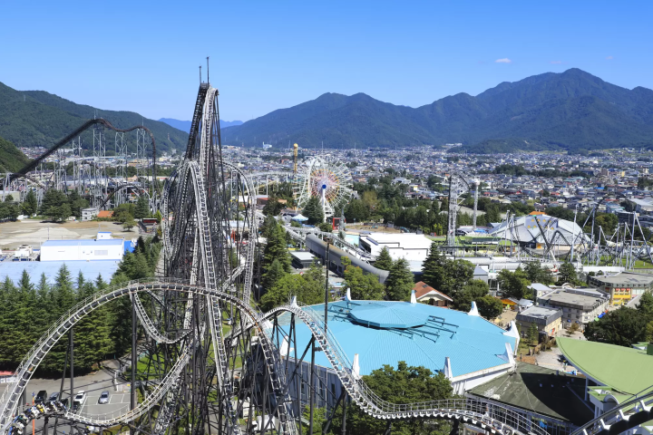 【2024最新】紅到全世界日本代表絕景「新倉富士淺間神社」，交通、參拜路線、周邊景點一次看！