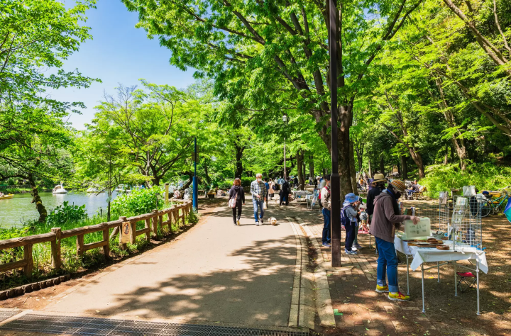 Creator and Handmade goods market in inokashira park