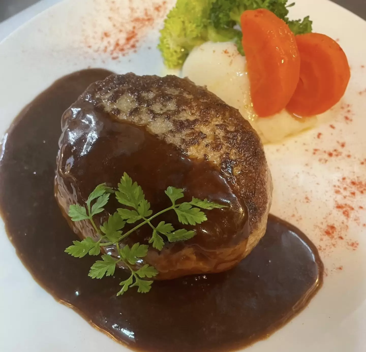 都立家政の新たな宝「ビストロあっちゃん」で食を愉しむ