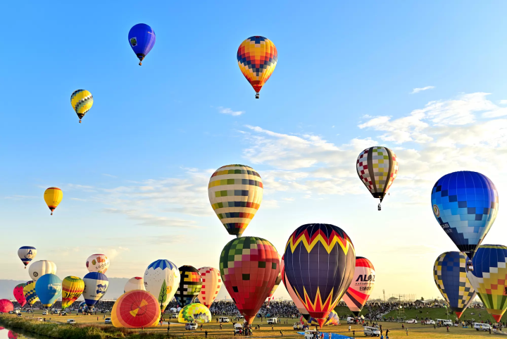 Saga Prefecture's Hot air balloon fiesta