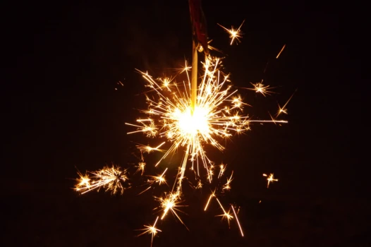 ปีนี้ร้อนอีกแล้ว! - - เพลิดเพลินกับฤดูร้อนในมินามิชิตะ จังหวัดไอจิด้วยทะเล ดอกไม้ไฟ อาหารญี่ปุ่น และอ่างอาบน้ำกลางแจ้ง!