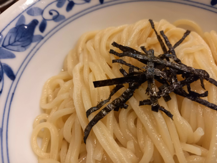 「Menjiru Shokuzen Kohichi」是一家可以讓您的胃和心都充滿善意的拉麵店。