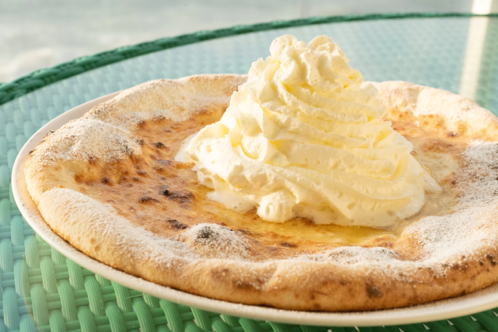 Miele 的鲜奶油蜂蜜披萨 