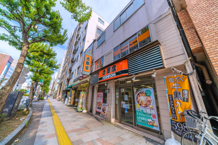 Exploring Japan's Top Four Gyudon Chains: Matsuya, Yoshinoya, Sukiya, and Nakau