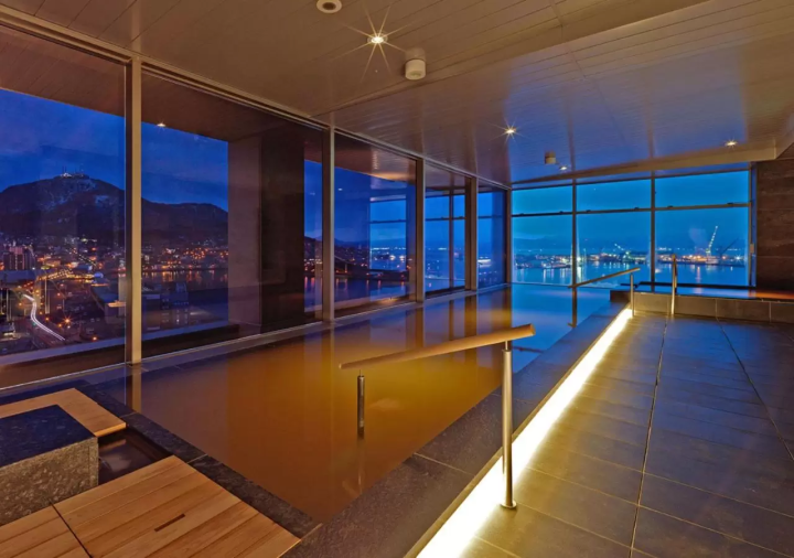 【2024最新】沈浸天然溫泉裡，夢幻港灣美景盡收眼底！感受函館魅力高評價住宿10選！