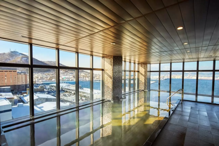 【2024最新】沈浸天然溫泉裡，夢幻港灣美景盡收眼底！感受函館魅力高評價住宿10選！