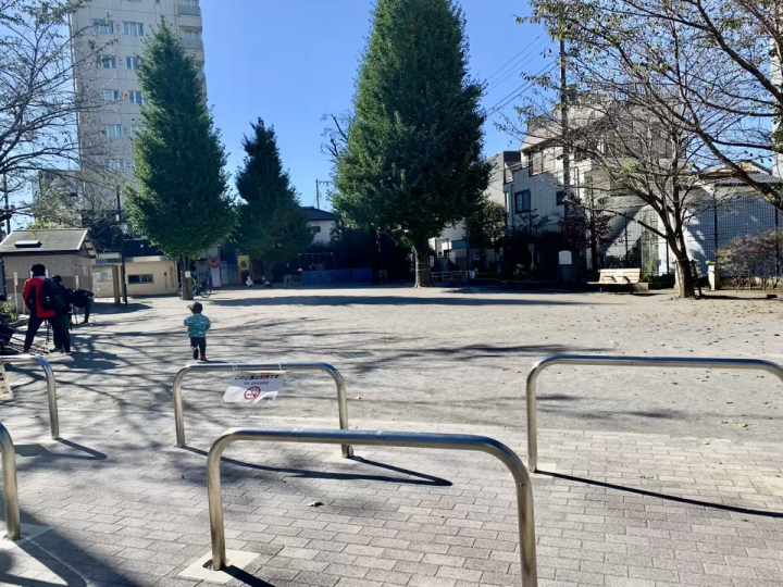 (The closest entrance to the intersection)