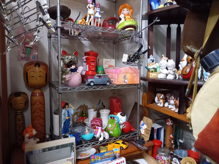 它就像一個小博物館。直方的回收店/古董店“Pavement”