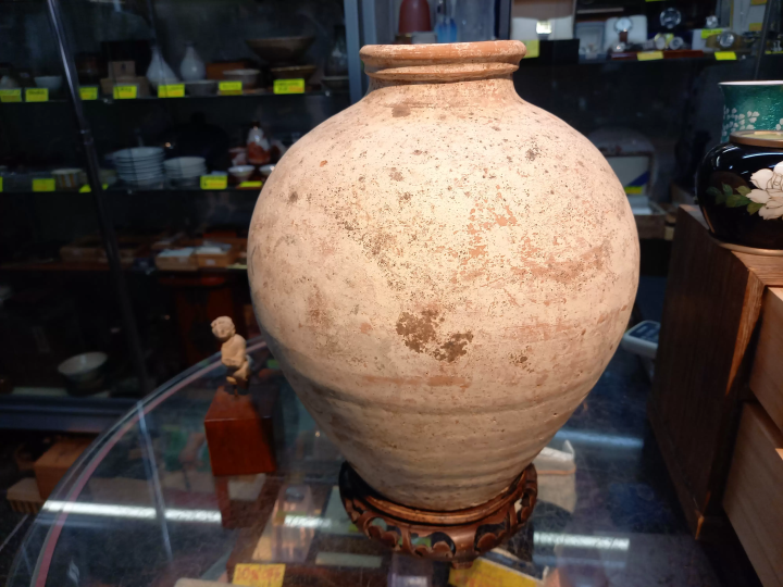 它就像一個小博物館。直方的回收店/古董店“Pavement”