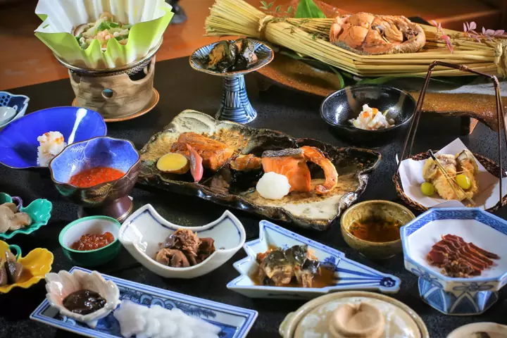 Murakami's salmon dishes, with over 100 varieties (Restaurant Noto Shin) 