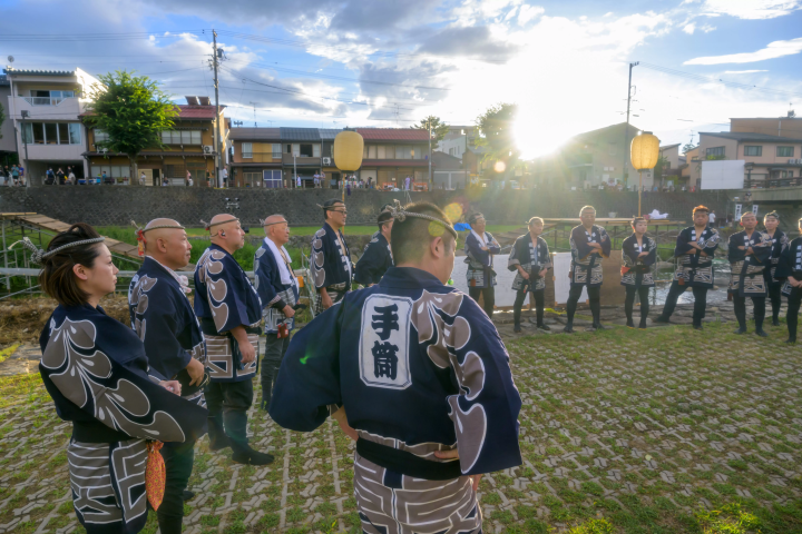 來飛鎢高山享受夏天吧！一起去看絢麗的手持煙火吧