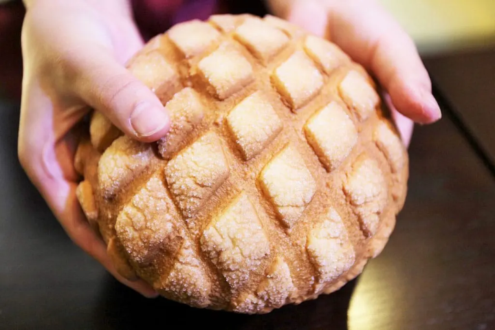 哈密瓜菠蘿麵包