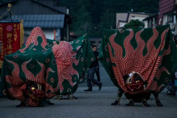 來飛鎢高山享受夏天吧！一起去看絢麗的手持煙火吧