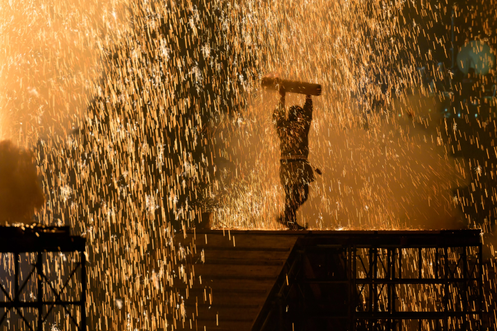 來飛鎢高山享受夏天吧！一起去看絢麗的手持煙火吧