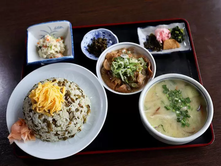 A restaurant where you can enjoy Aso's specialty "Takana rice" and Kumamoto's specialty "Dagojiru"