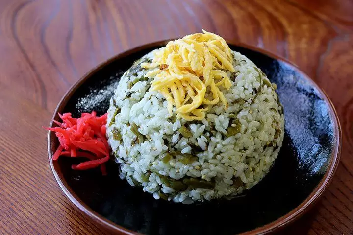A restaurant where you can enjoy Aso's specialty "Takana rice" and Kumamoto's specialty "Dagojiru"