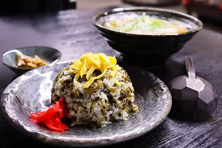 A restaurant where you can enjoy Aso's specialty "Takana rice" and Kumamoto's specialty "Dagojiru"