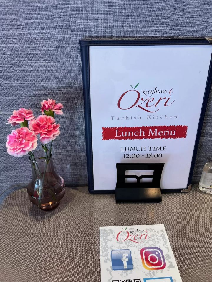 Enjoy authentic Turkish cuisine at the famous restaurant "Meyhane Ozeri" in Tokyo, Nakano, and Arai Yakushi