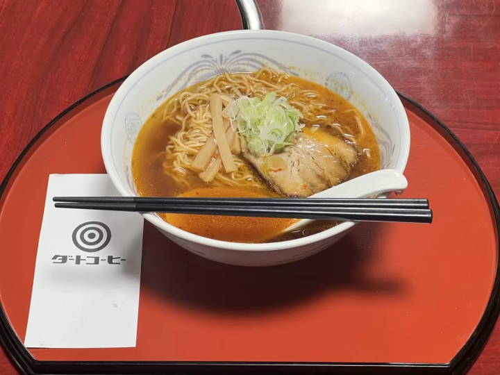 ちょい辛中華そば(750円)は素朴であっさり味<br>