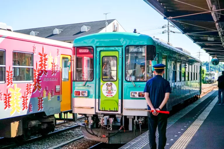 Train station gourmet and historical sites! Going to Kasai city with the Hojo railway