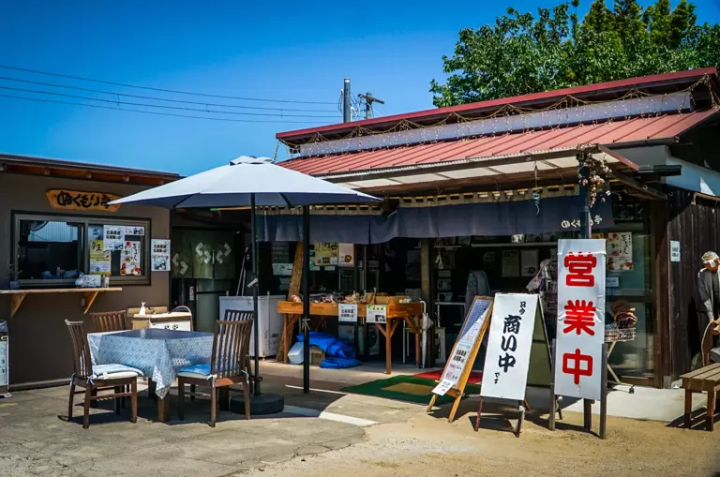 Train station gourmet and historical sites! Going to Kasai city with the Hojo railway