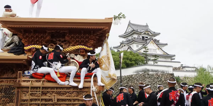 [From Eeyan ! Osaka Shopping Street] เทศกาลคิชิวาดะดันจิริแบบดั้งเดิมและตระการตายังคงได้รับการอนุรักษ์โดยชาวคิชิวาดะ