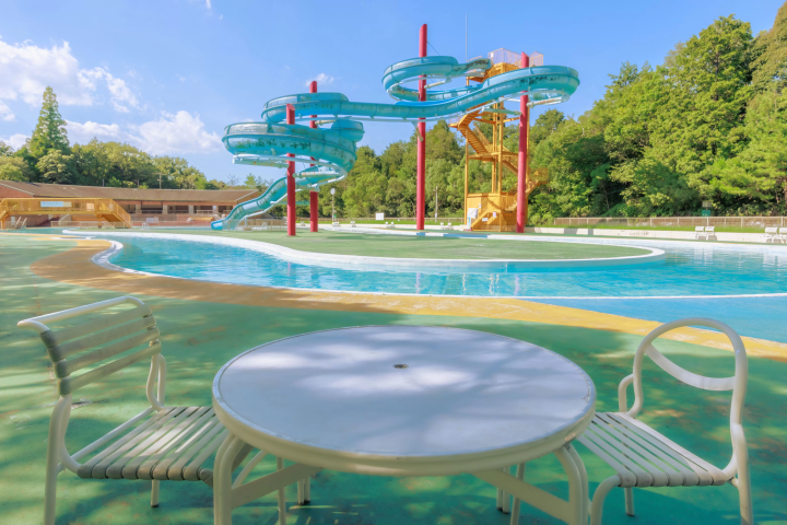 【仅限夏季】酒店客人和公众均可享受！在滑梯和泳池上留下夏日回忆♪