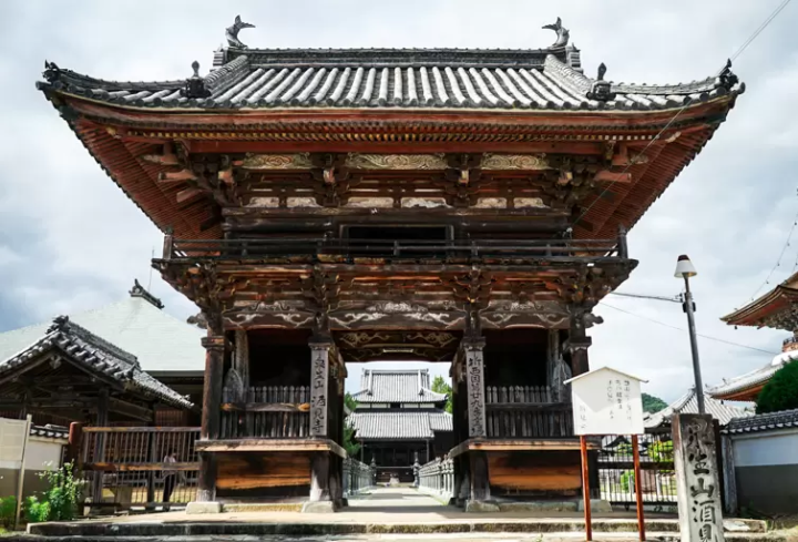 神社和寺院和商家林立的復古驛站町北條町
