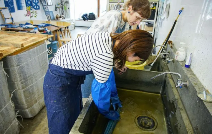 天然藍染体験：淡路島で学ぶスローファッションとサスティナビリティ
