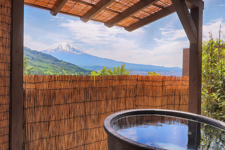Touring Japan's hot springs(onsen)! A sample itinerary for a 10-night, 11-day glamping trip